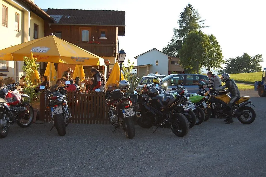 Landhotel Krone オーバーロイテ